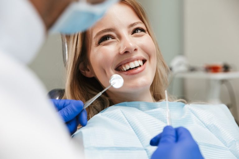Don’t wait:  4 benefits of an emergency dentist